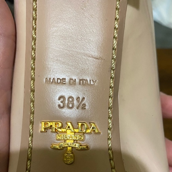 Prada Beige Patent Leather Bow Pointed Toe Kitten Block Heels Classic Quite Lux - Picture 13 of 16